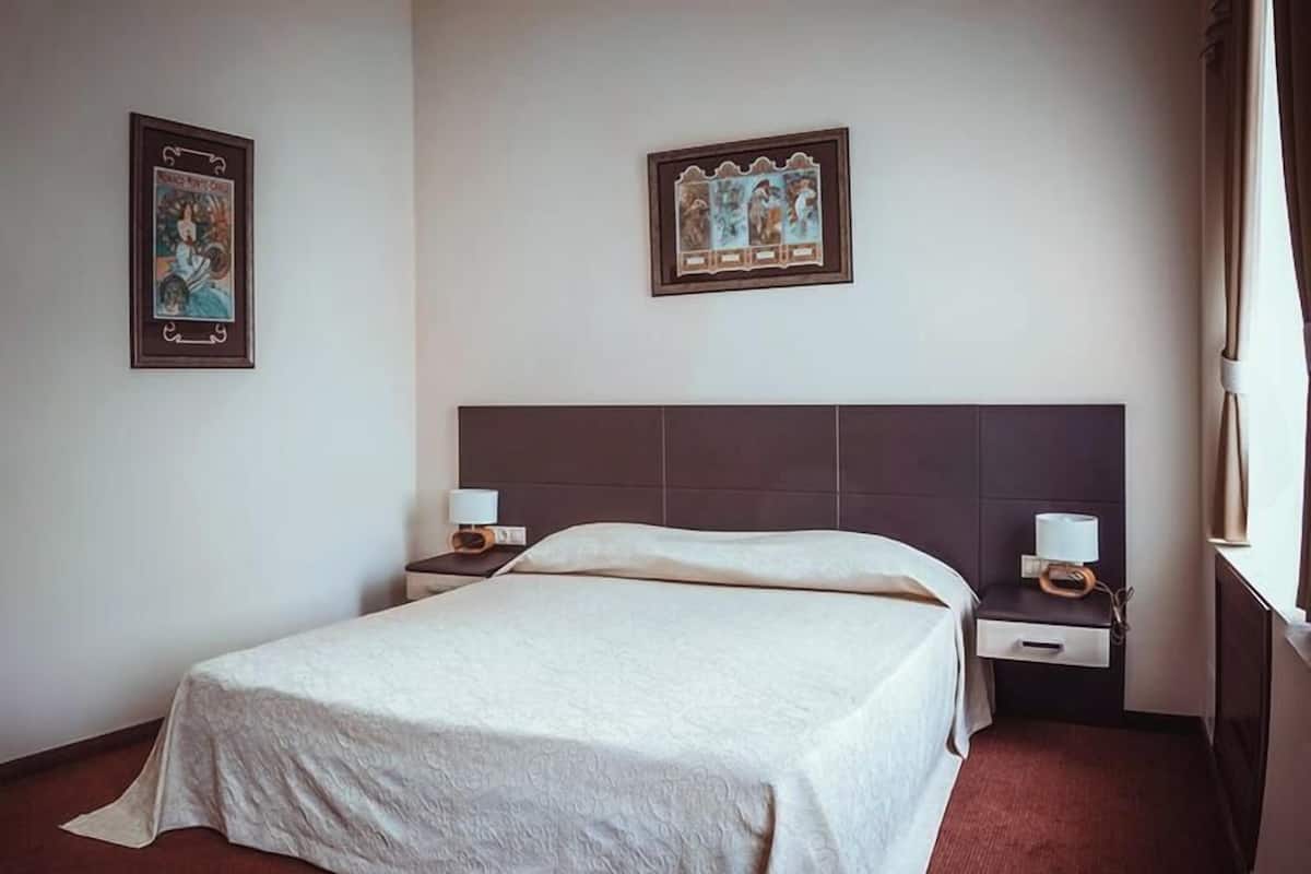 Superior-Doppelzimmer | Zimmersafe, Schreibtisch, Bügeleisen/Bügelbrett, Zustellbetten