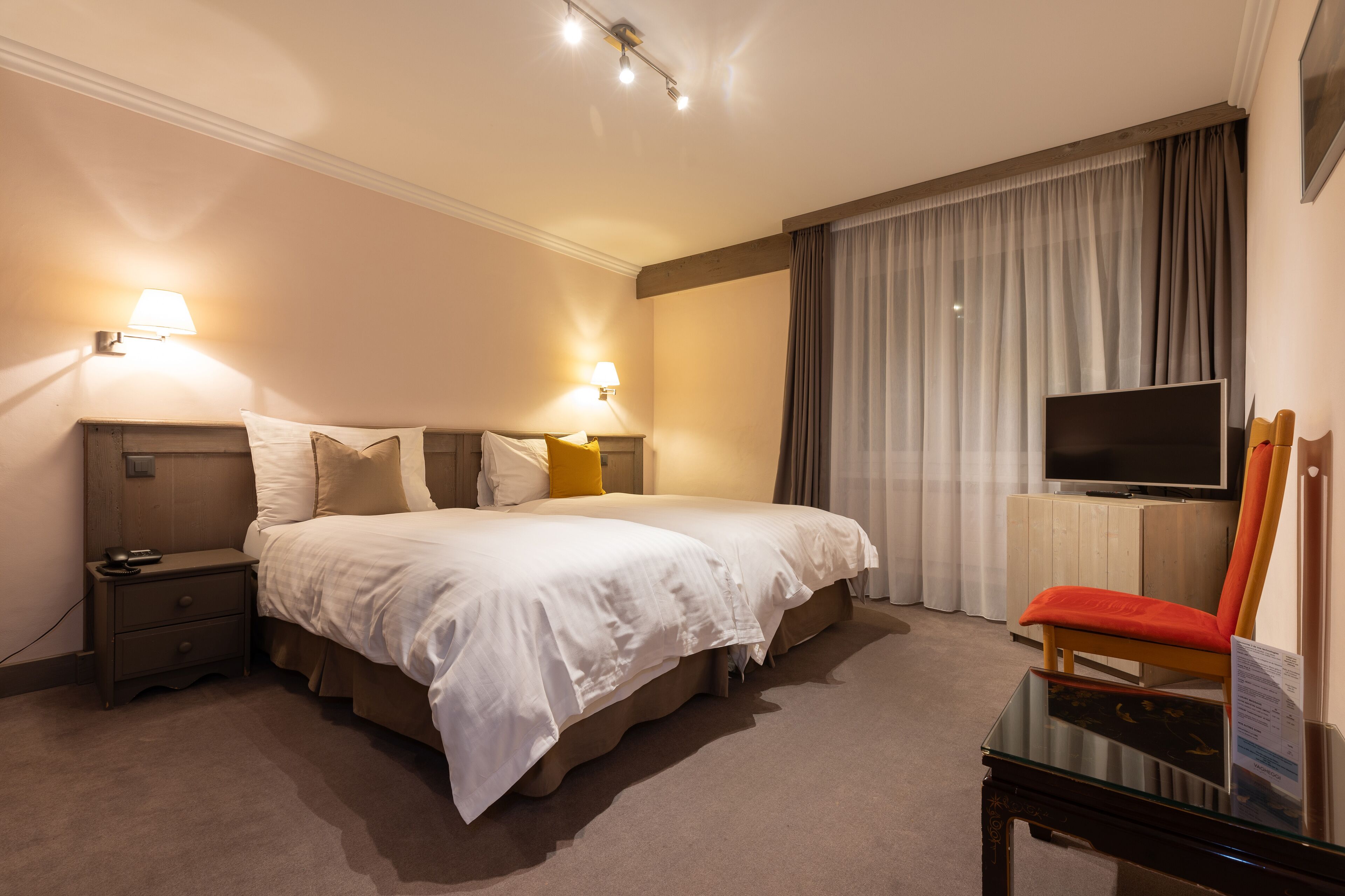 apartment, 3 bedrooms, 2 bathrooms | minibar, desk, blackout curtains, iron/ironing board