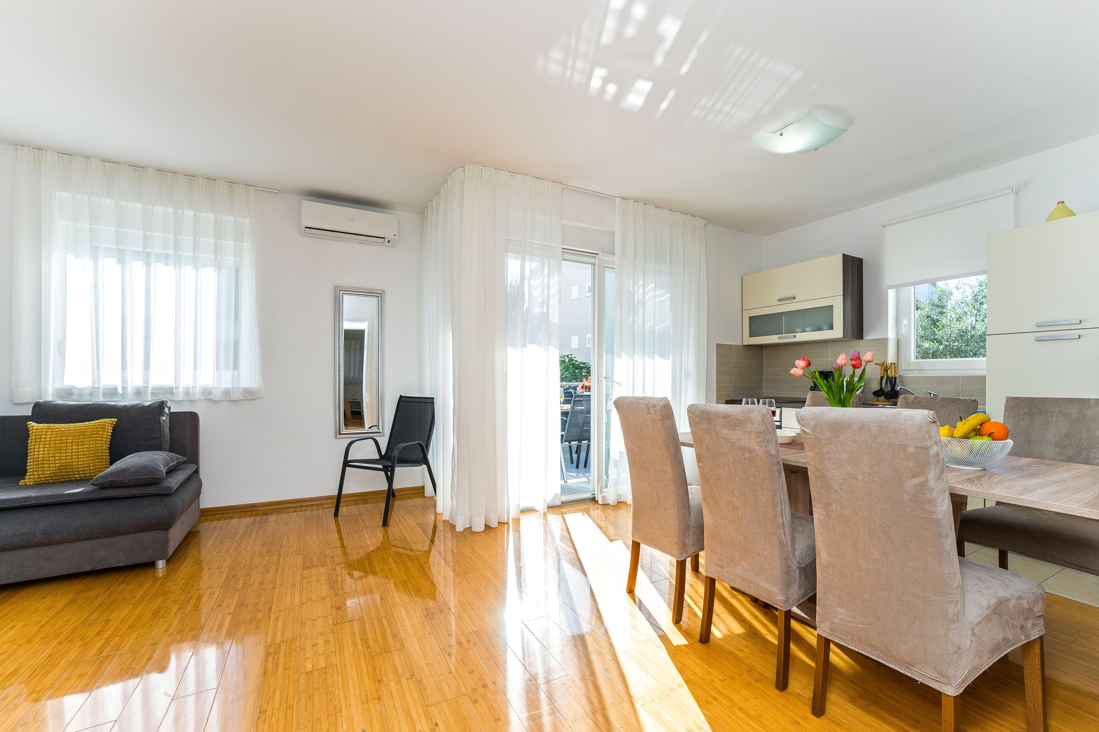 Apartamento superior, 2 quartos, terraço (A1) | Cozinha privada | Geladeira, fogão, cooktop, cafeteira/chaleira