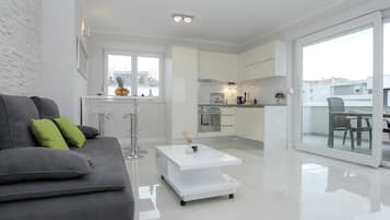 Televisión de pantalla plana de 45 pulgadas con canales vía satélite