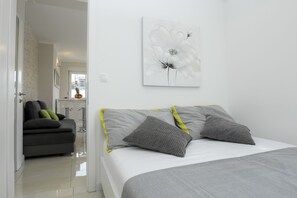 Free WiFi, bed sheets - Apartments Tomana (Novalja)