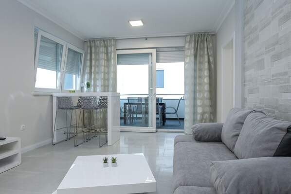 Superior Apartment, 2 Bedrooms, Sea View (Tomana B2) | Living room - Apartments Tomana (Novalja)