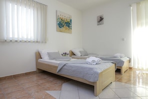 熨斗/熨板、免费 WiFi、床单