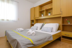 เตารีด/โต๊ะรีดผ้า, Wi-Fi ฟรี, ผ้าปูที่นอน