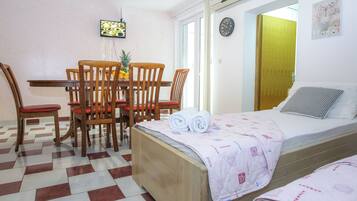 Apartment, 2 Bedrooms, Balcony