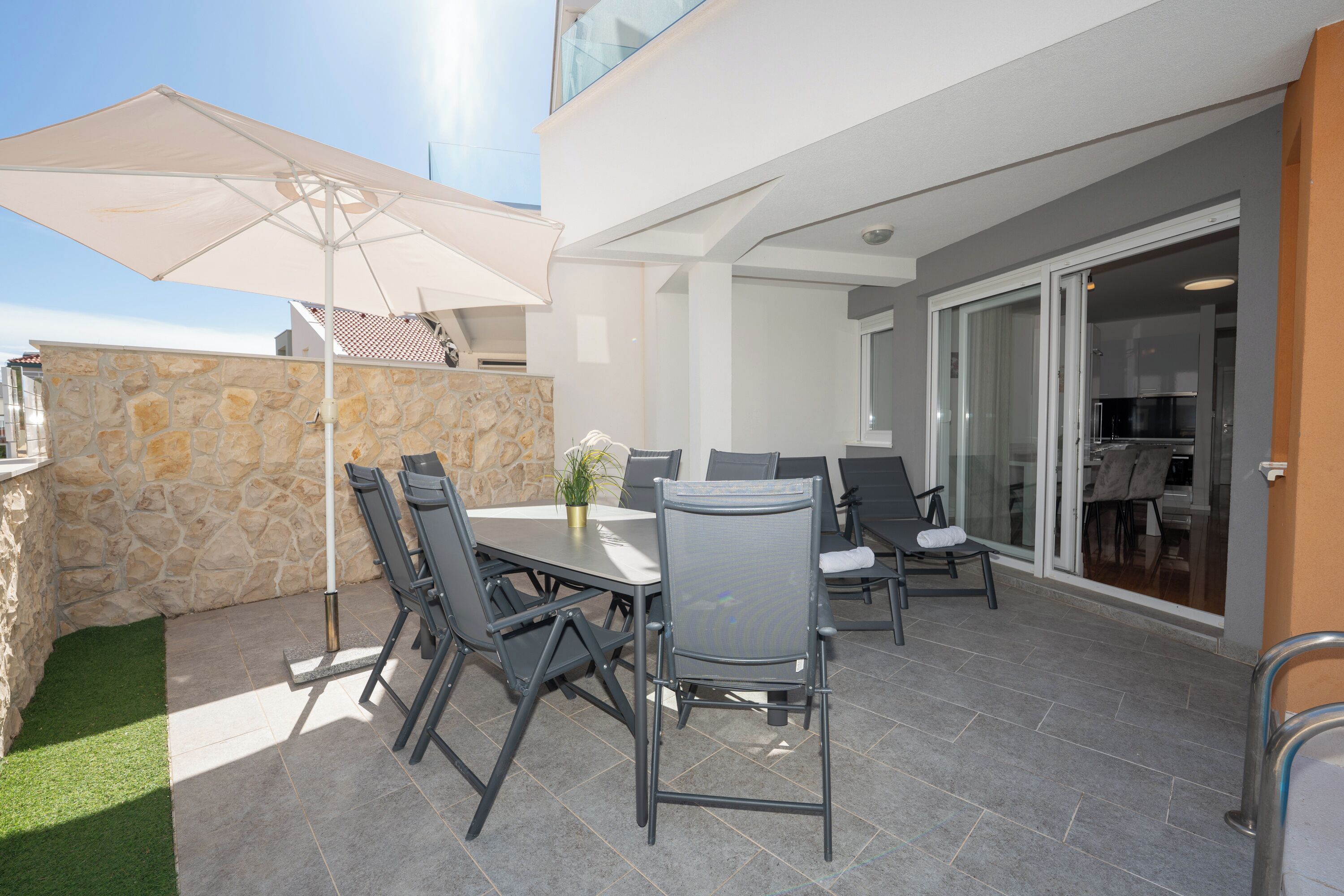 Apartemen Deluks, 2 kamar tidur, kolam renang pribadi, pemandangan kebun (C1) | Teras/patio