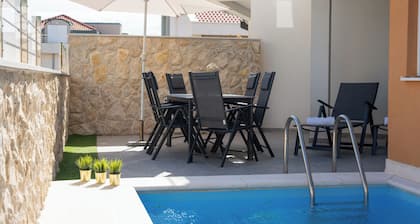 Funtastic Apartment with Private Heated Pool