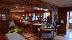 2 restaurants; lunch and dinner served - Sonnenhof Hotel & Restaurant (Lautenbach)