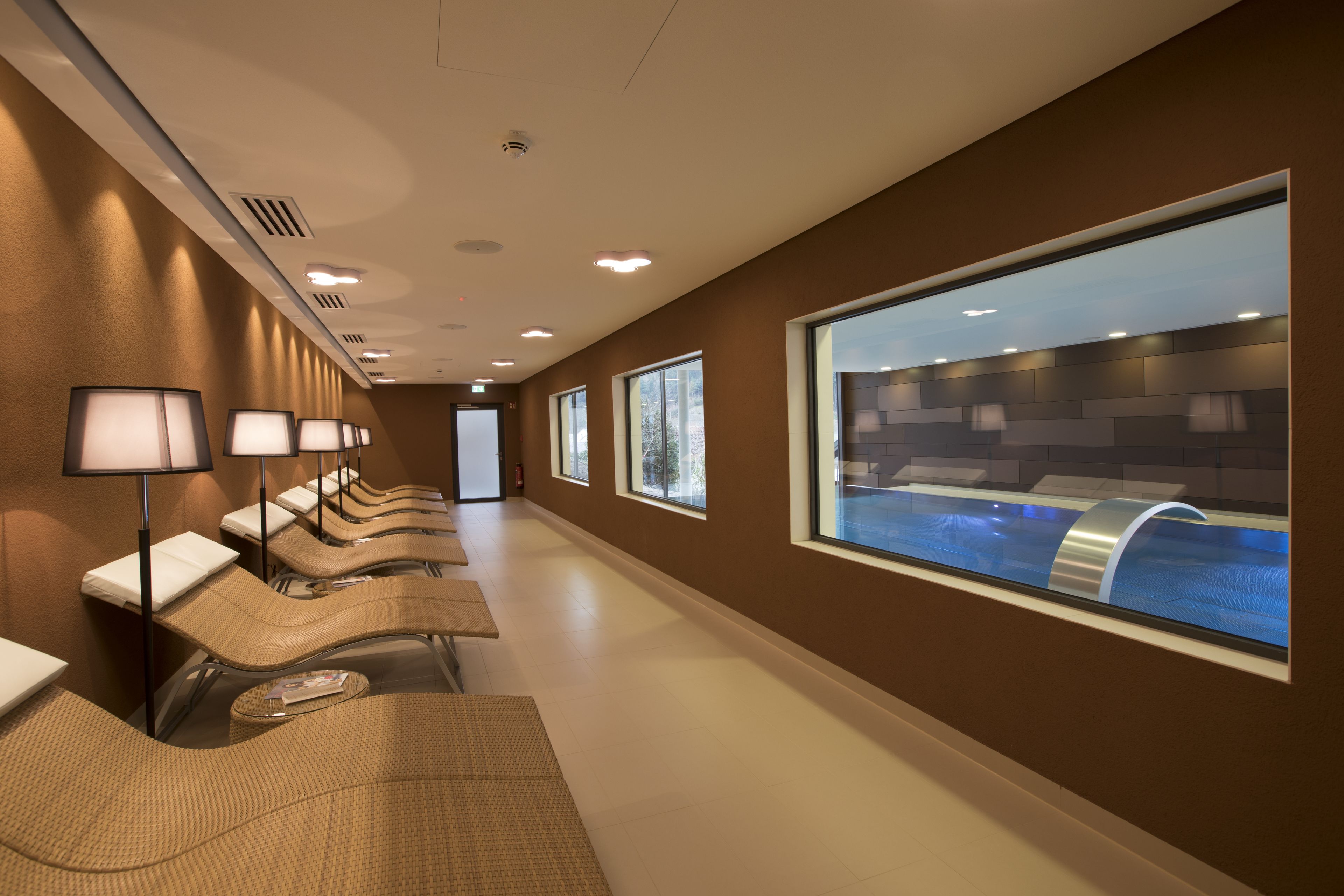 sauna, hot tub, body treatments, hot stone massages