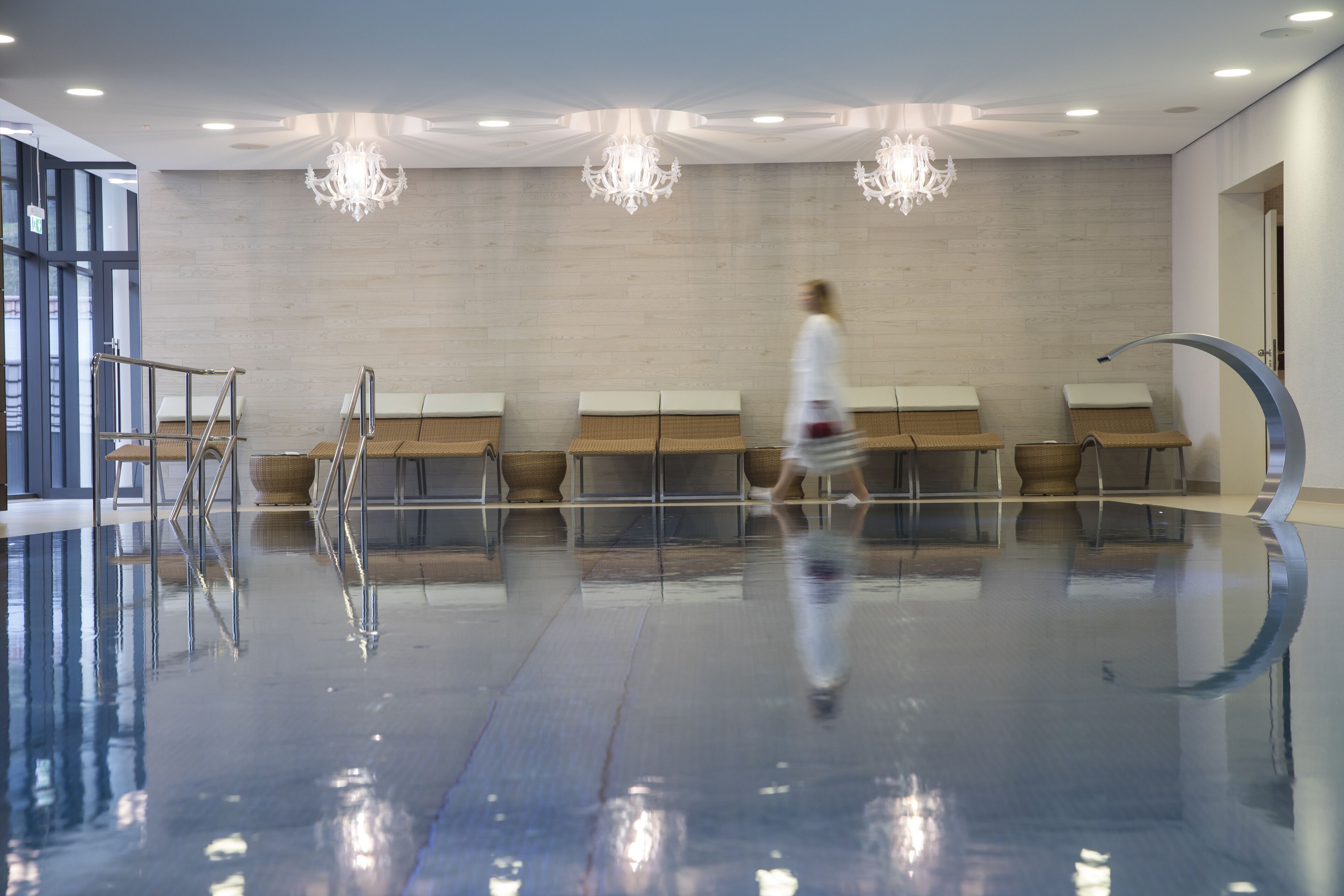 sauna, hot tub, body treatments, hot stone massages