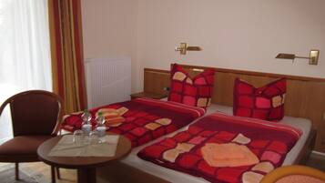 Down duvets, free WiFi, bed sheets