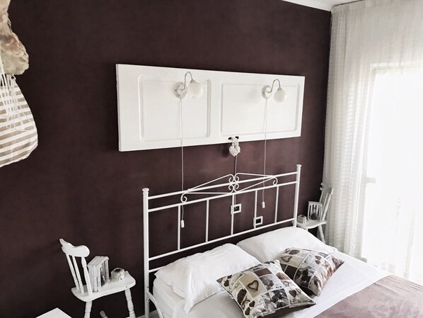 Room, Sea View | Individually furnished, blackout drapes, free WiFi, bed sheets - Il Ritrovo di Ulisse Bed & Breakfast (Villa San Giovanni)