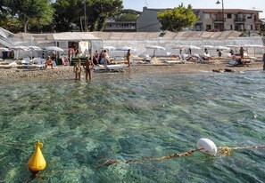 On the beach, sun-loungers, beach umbrellas - Il Ritrovo di Ulisse Bed & Breakfast (Villa San Giovanni)