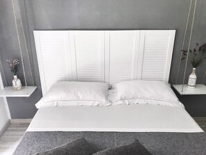 Room, Garden View | Individually furnished, blackout drapes, free WiFi, bed sheets - Il Ritrovo di Ulisse Bed & Breakfast (Villa San Giovanni)