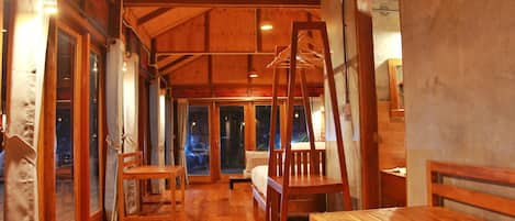 Bungalow (Demoso) | Luxe beddengoed, een bureau, gratis wifi