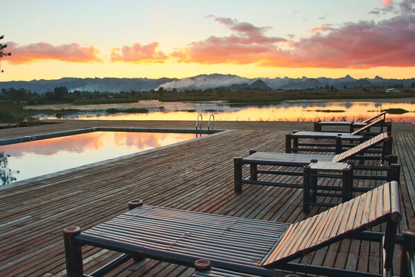 Sun deck - Demoso Lodge - Hostel (Demoso)