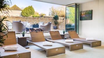 3 treatment rooms, massages