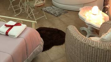 Camera Luxury | Biancheria da letto di alta qualità, una scrivania, postazione laptop