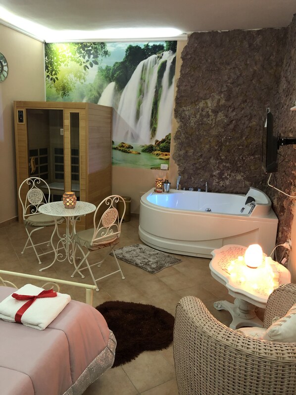Chambre luxueuse | Literie de qualité, bureau, espace de travail pour ordinateurs portables