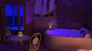 Camera Luxury | Biancheria da letto di alta qualità, una scrivania, postazione laptop