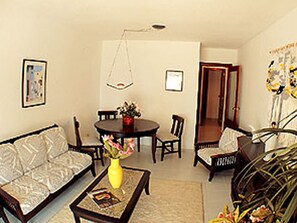 TV - Apartamentos Esmeralda (Calpe)