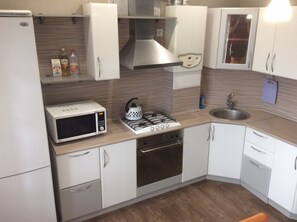 Lägenhet | Eget kök | Kylskåp, mikrovågsugn, spishäll och kaffe- och tebryggare