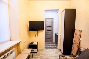 Kalis bunyi, seterika/papan seterika, Wi-fi percuma, cadar katil 
