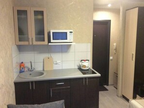 Lejlighed | Privat køkken | Køleskab, mikrobølgeovn, kogeplade, elkedel