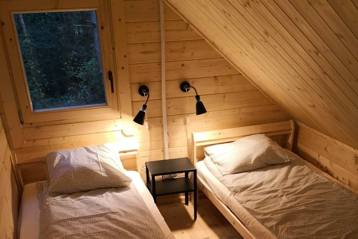Småhus – basic, strandutsikt (1) | Strykejern/-brett og sengetøy