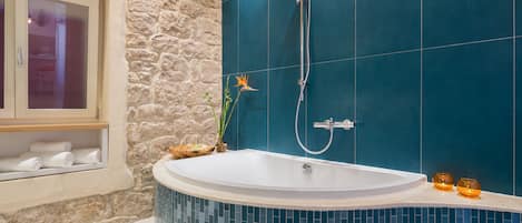 Appartement Deluxe | Baignoire profonde
