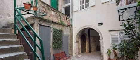 Deluxe-Apartment | Außenbereich