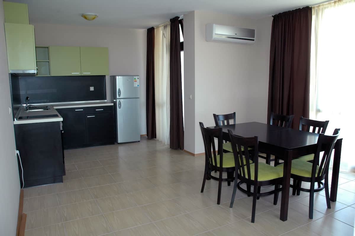 Apartment, 1 Bedroom, Balcony | Living area
