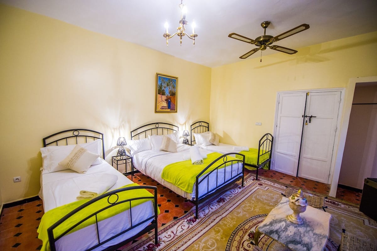 Family Suite, Multiple Beds, Non Smoking, Mountain View