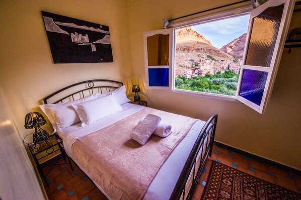 Deluxe-huone, 1 parisänky, tupakointi kielletty, vuoristonäköala | Ilmainen Wi-Fi, vuodevaatteet