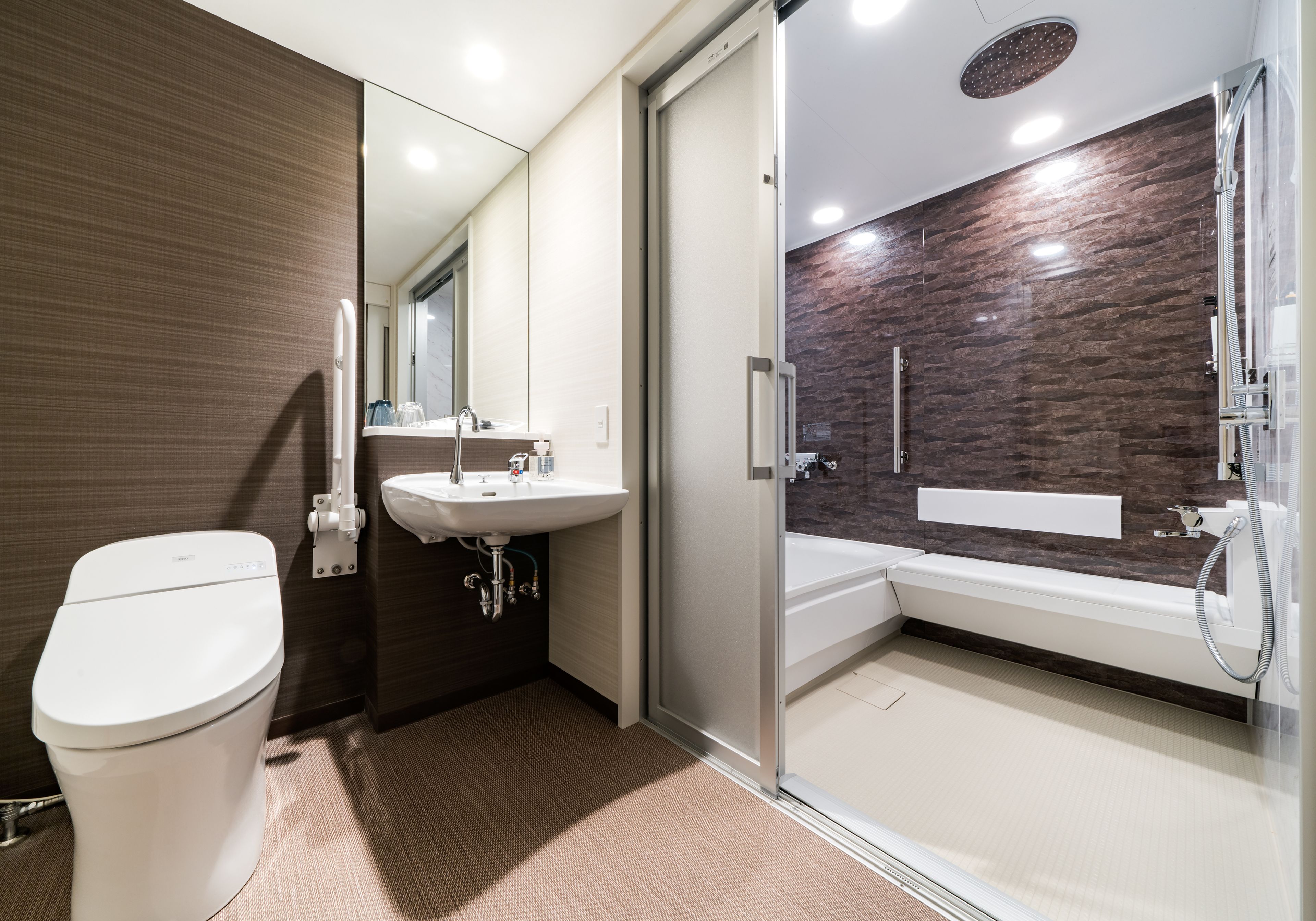 universal twin room, non smoking | bathroom | separate bathtub and shower, deep-soaking bathtub, free toiletries