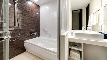 Badewanne und Dusche (separat), Komfortbadewanne