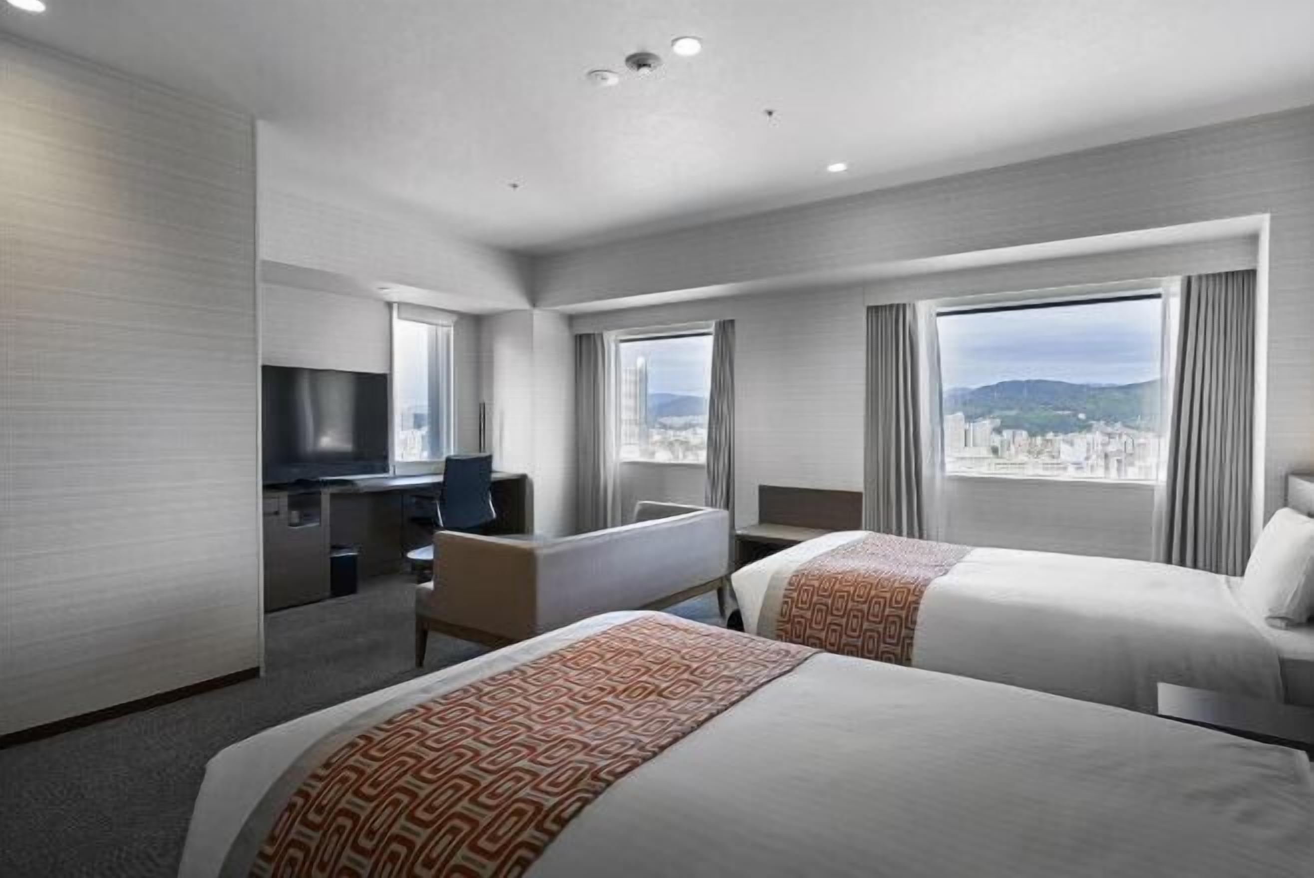 Couette en duvet d'oie, coffres-forts dans les chambres, bureau