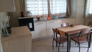 Unclassified image, 4 of 11, button - Concept LODGE (Assouindé)