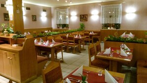 Ảnh chưa phân loại, 2 trong số 32 ảnh, nút