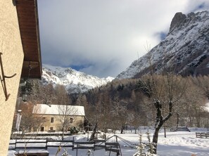 Classic Suite, Shared Bathroom, Mountain View (Les sales gosses) | View from room