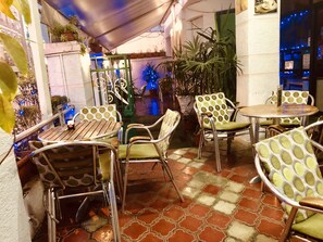 Bar (on property) - Hotel Rex (Tirana)