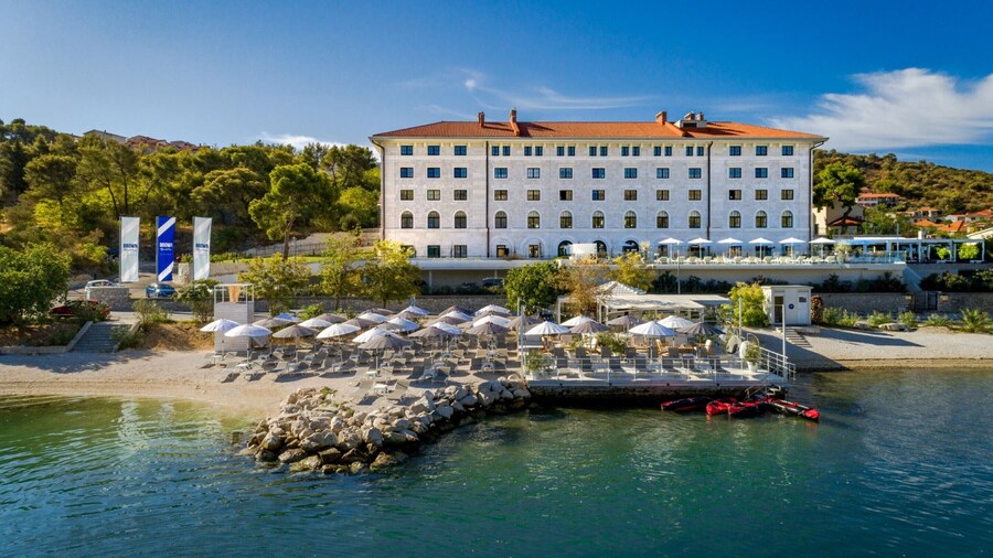 Villa Salt - 10 people, heated pool, Trogir, near beach & Split airport