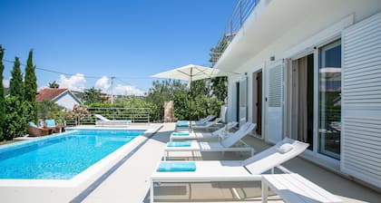 Villa Avalon