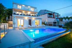 Front of property - evening/night - Villa Avalon (Okrug)