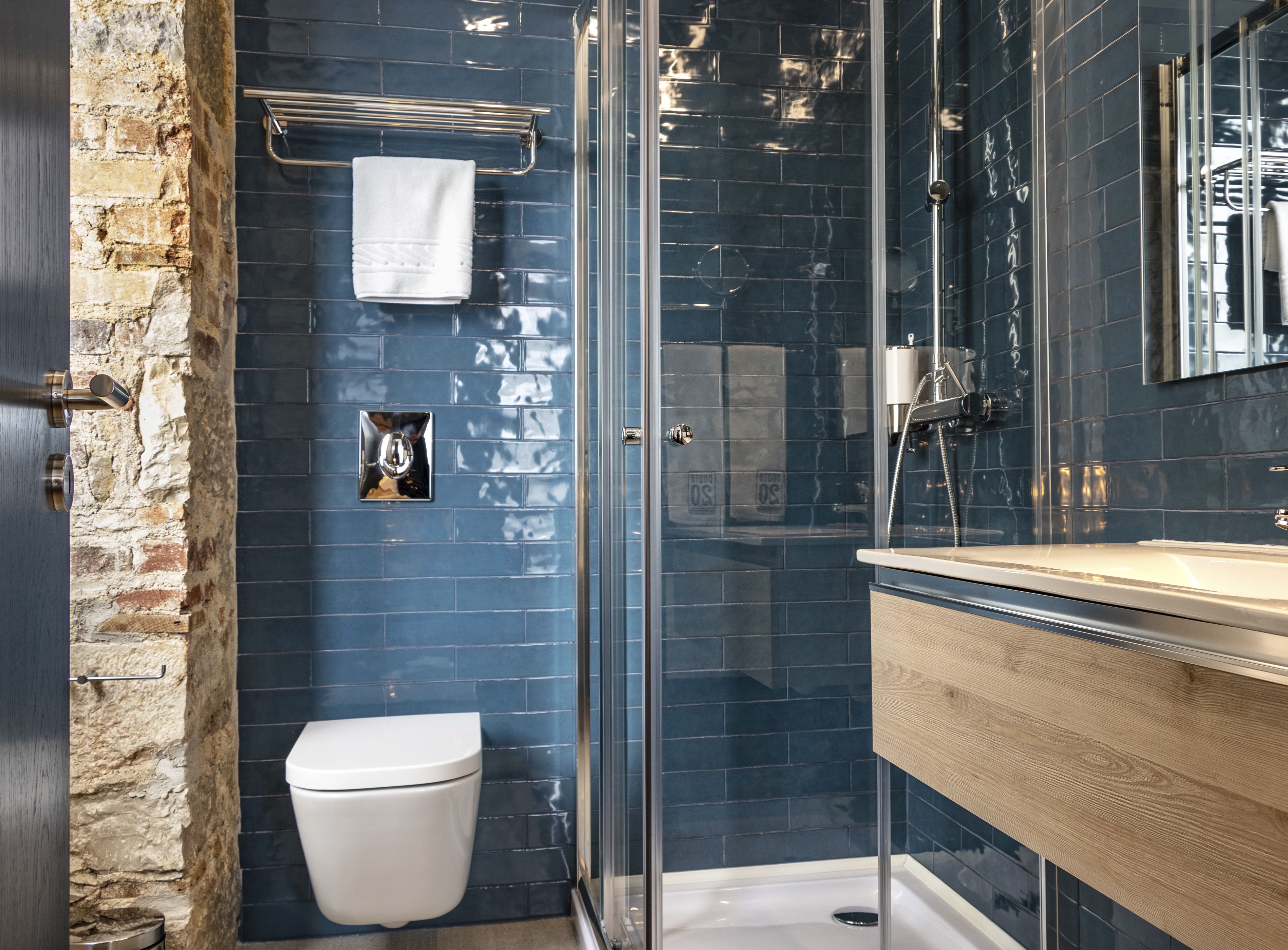 淋浴設備、免費盥洗用品、吹風機、毛巾