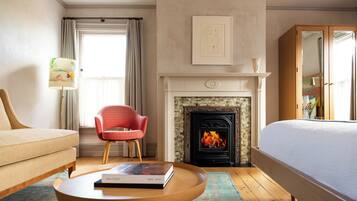 Grand-huone, 1 keskisuuri parisänky, takka (John St) | 1 makuuhuone, italialaiset Frette-lakanat, ylelliset vuodevaatteet