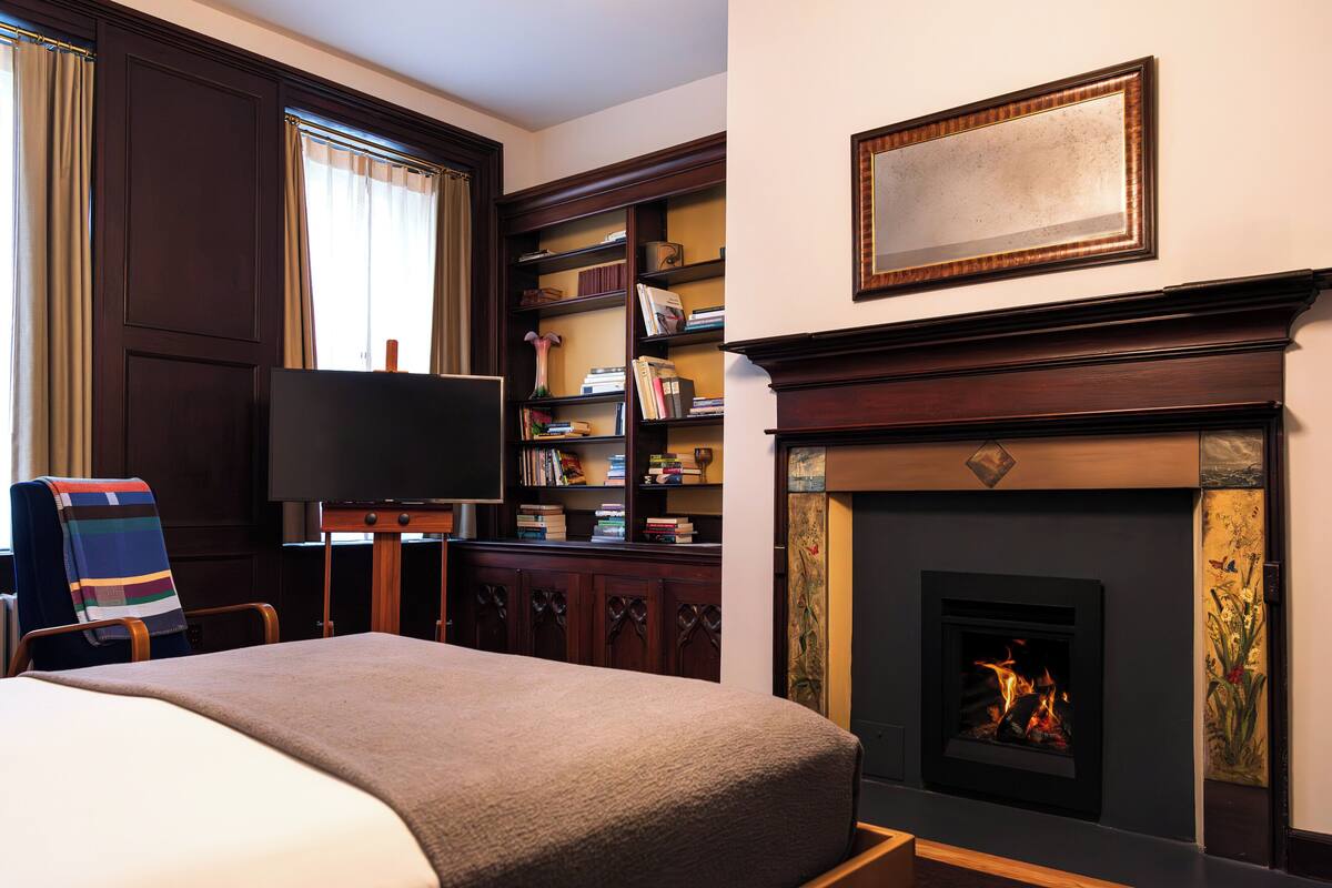 Quarto grand, 1 cama Queen, lareira (Pearl St) | Lareira