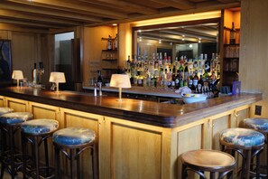 Library - Hotel Kinsley (Kingston)