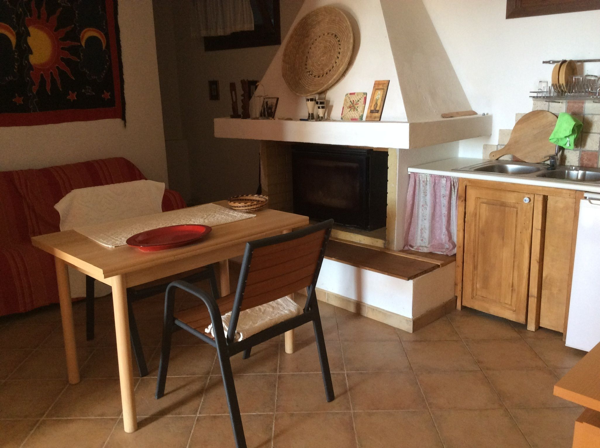 Panoramic Apartment | Living area | TV, fireplace