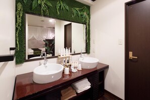 Vasca e doccia separate, vasca da bagno a immersione totale